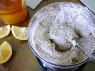 17、清爽香草水果蛋糕,搅拌越长越好，直到很滑的时候