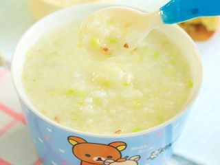 5、菌菇双米粥,味道鲜美的菌菇双米粥就完成啦~