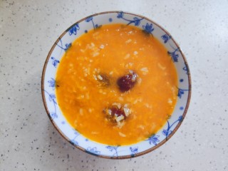 13、红枣南瓜粥,装碗