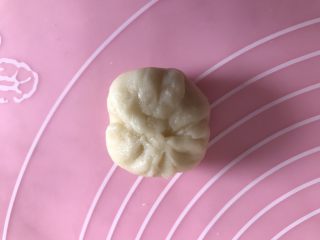 11、蛋黄酥(黄油版),像包包子一样包起来