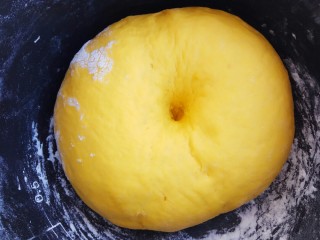 10、奶香小星星南瓜馒头,大约发酵2小时