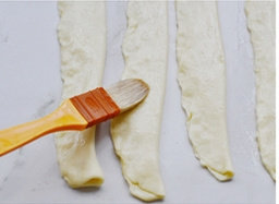 10、油旋,表面刷成食用油。