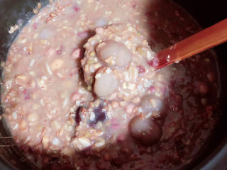 9、腊八粥,收汁熬煮的粥更粘稠,口感更好哟!