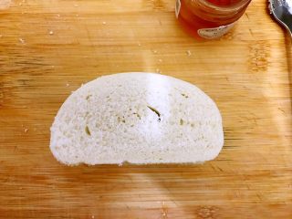 8、美好早餐开启美丽心情の黄金果酱馒头西多士+美式炒鸡蛋,两片叠在一起,备用