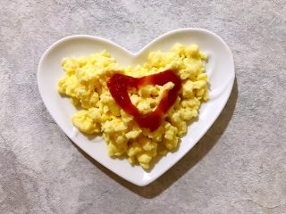 19、美好早餐开启美丽心情の黄金果酱馒头西多士+美式炒鸡蛋,加一点番茄酱更好吃