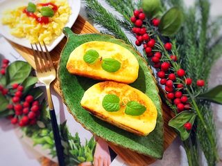 20、美好早餐开启美丽心情の黄金果酱馒头西多士+美式炒鸡蛋,再配上一杯热牛奶,我们的这一份超完美早餐就完成啦o((*^▽^*))o