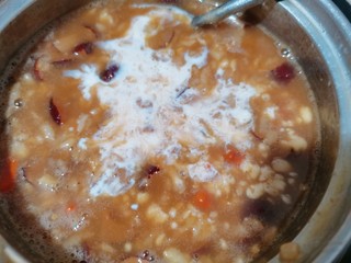 14、牛奶燕麦粥,最后加入牛奶