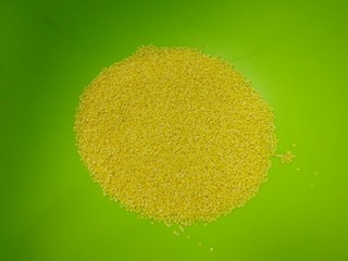 5、绿豆小米粥,两小把小米。