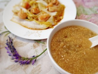 12、绿豆小米粥,清热解毒，消暑解渴。