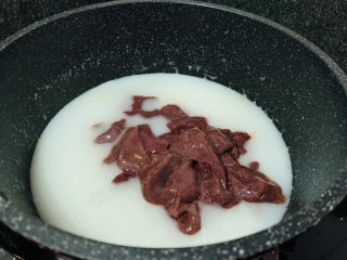 12、菠菜猪肝粥,加猪肝