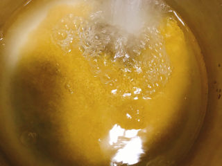 3、小米红薯粥,淘洗干净