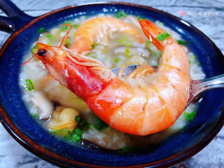 12、鲜虾干贝粥,海虾的营养价值非常丰富经常对身体有益