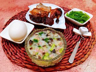 11、田园时蔬粥,还有美味的煎带鱼和烤鸭腿是不是太诱人啦