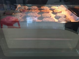 13、红糖紫薯饼,上下火200度15分钟。