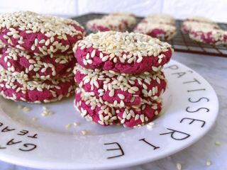 14、红糖紫薯饼,香糯可口。