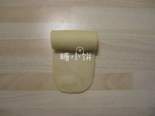 8、莲花酥,再次卷起来，同理依次做好其它的