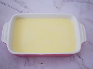 10、酸奶蔓越莓糕,倒入面糊