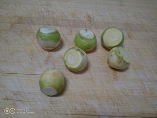 8、小米蔓菁粥,蔓菁清洗干净