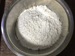 7、咸菜肉丝面疙瘩,面粉200克