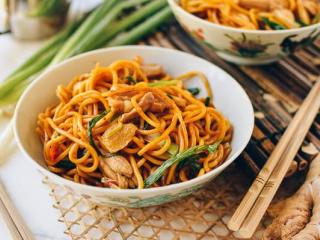 9、姜葱面, 快手炒葱姜面完成啦。