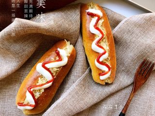 15、肉松小热狗面包,成品3