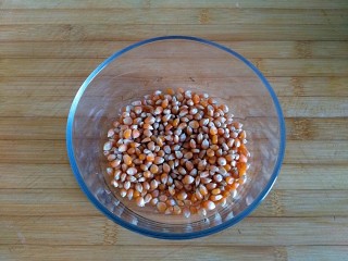 1、香甜爆米花（无黄油版）,准备食材