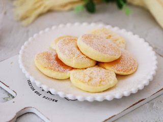 17、酸奶舒芙蕾蛋糕,成品图