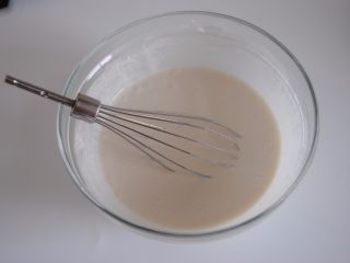 4、加州葡萄干豆沙凉糕卷,拌匀