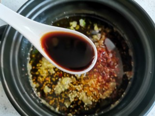 4、酸汤水饺,加3勺生抽。