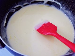 7、熔岩乳酪吐司,搅拌均匀备用