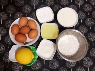 1、酸奶蛋糕,准备所有食材