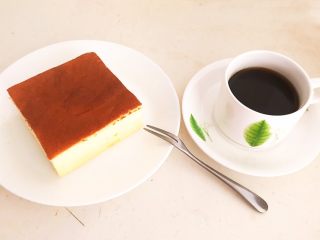 33、酸奶蛋糕,配上一杯咖啡就是完美的下午茶~