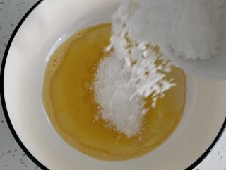 5、榛子????桃酥,加入糖