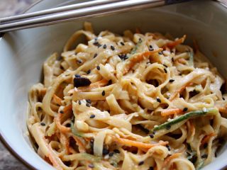 17、五分钟搞定芝麻拌面,哎呀，简直太香太美味了！