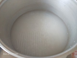 8、什锦瘦肉粥,粥煮十五到二十分钟已经很软烂了，这时候的白粥也很好喝