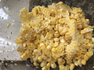 4、玉米南瓜粥,洗干净备用