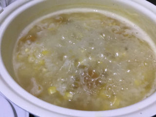 9、玉米南瓜粥,用煮粥键煮即可