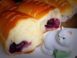 25、奶酪蓝莓面包,松松软软带点蓝莓味的面包吃起来不错。