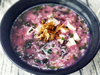 13、苋菜豆腐咸粥,撒上之前煎好的虾皮