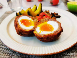 11、苏格兰炸鸡蛋-鸡蛋的花式吃法,搭配烤南瓜，西红柿和香菇，妥妥的营养早餐