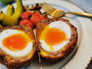 10、苏格兰炸鸡蛋-鸡蛋的花式吃法,晒图了，溏心效果特别棒有没有