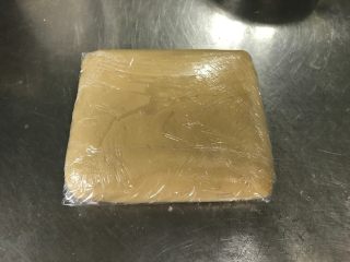 8、广式莲蓉月饼(自制内馅),室温松弛1-2小时