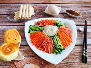 10、凉拌米粉,看着丰盛又精致的早餐都不舍得下口呢