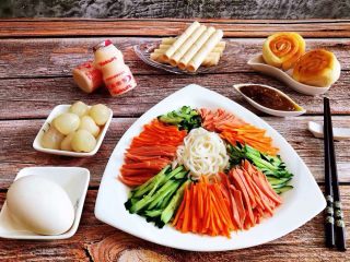 15、凉拌米粉,早餐吃香辣凉拌米粉是打开味蕾的最佳选择噢