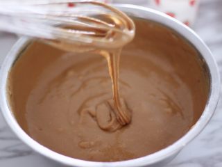 5、红糖发糕，蒸的好吃不上火！,用手动打蛋器充分搅拌