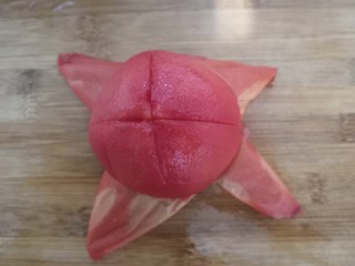 11、番茄丝瓜补钙粥,1分钟后，番茄去皮