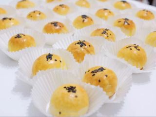 6、蛋黄酥,成品展示