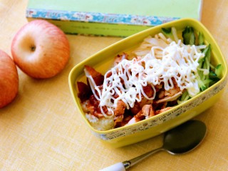 18、幸福便当~沙拉烤肉拌饭,午餐妥妥的了,????????????