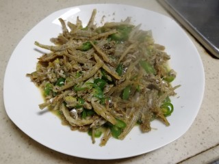 13、青椒小鱼干,出锅