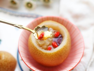 14、冰糖银耳雪梨羹,好喝到停不下来。